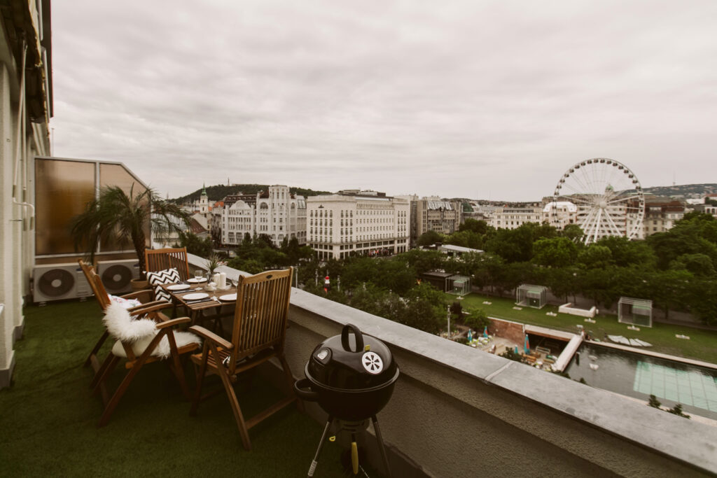 Penthouse in Center HUGE BALCONY-Full Panorama